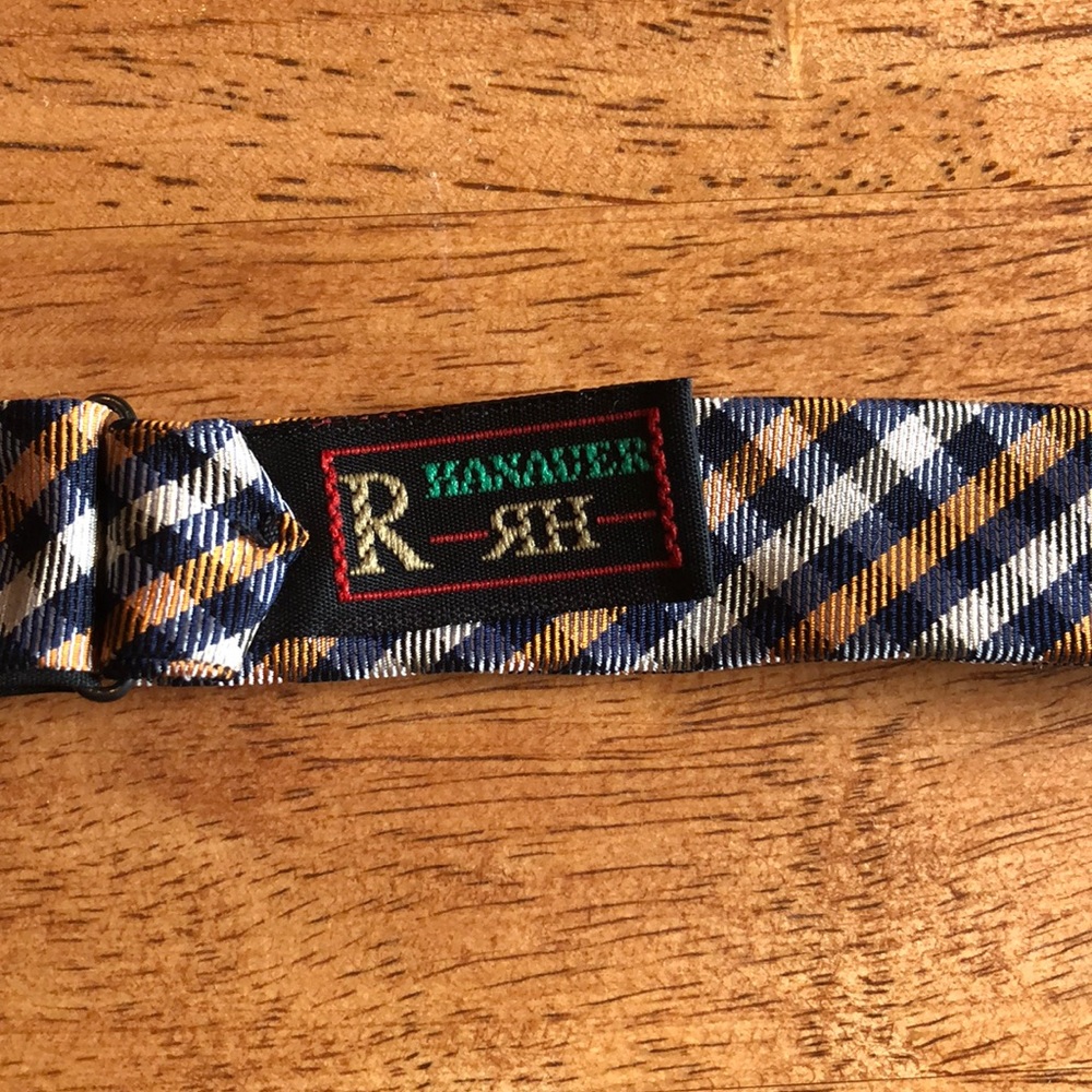 Bow tie